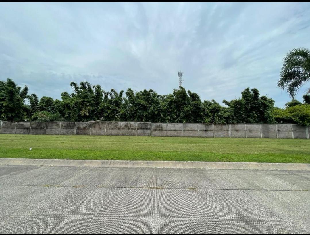 Últimos 5 lotes de 300 m2 en fracc exclusivo El Dorado