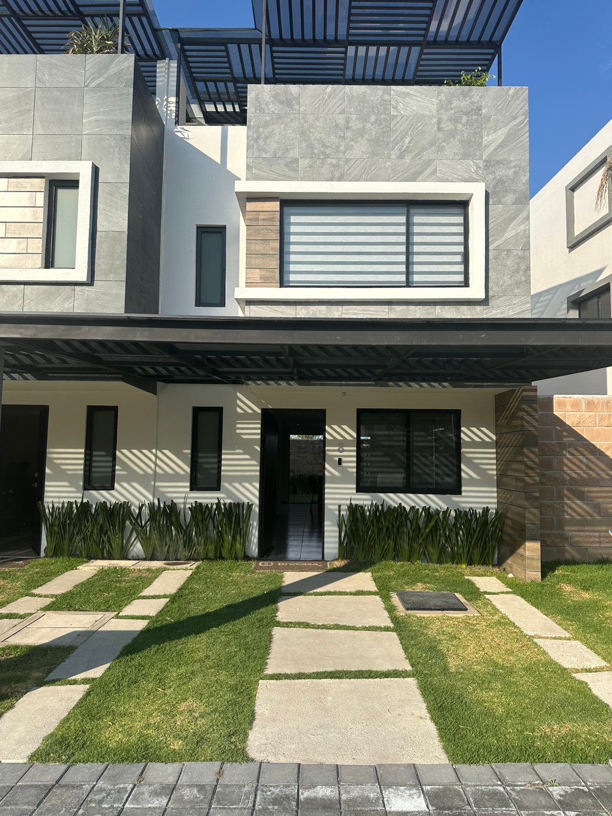 Venta de casa con alberca y 3 recámaras en San Andrés Cholula