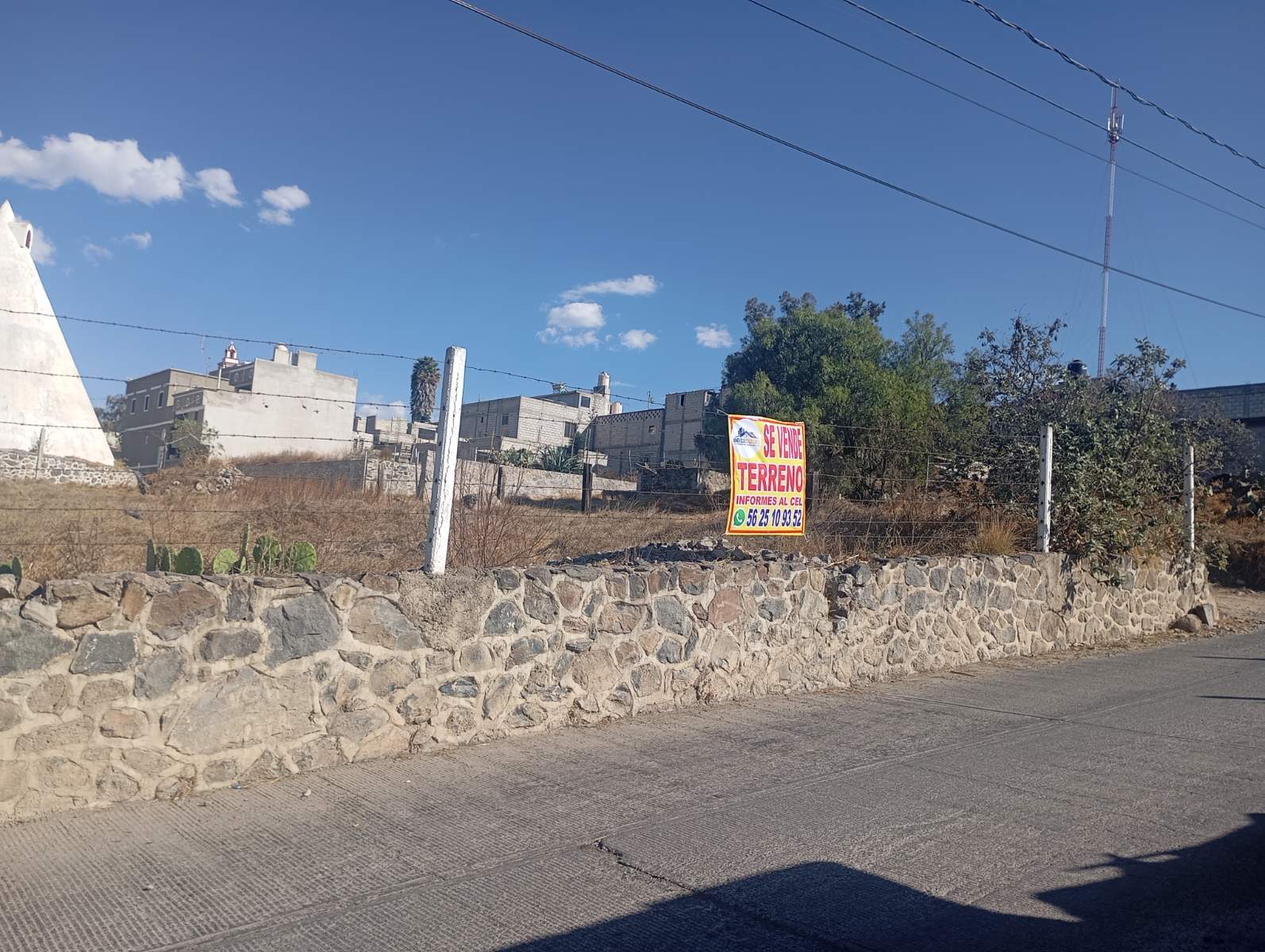 Terreno atrás del auditorio