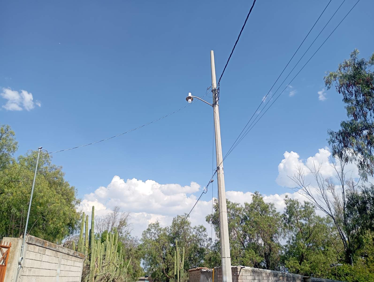 Terreno centrico atrás de la iglesia de acayuca